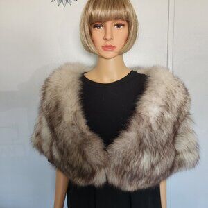 #665 Fox fur cape